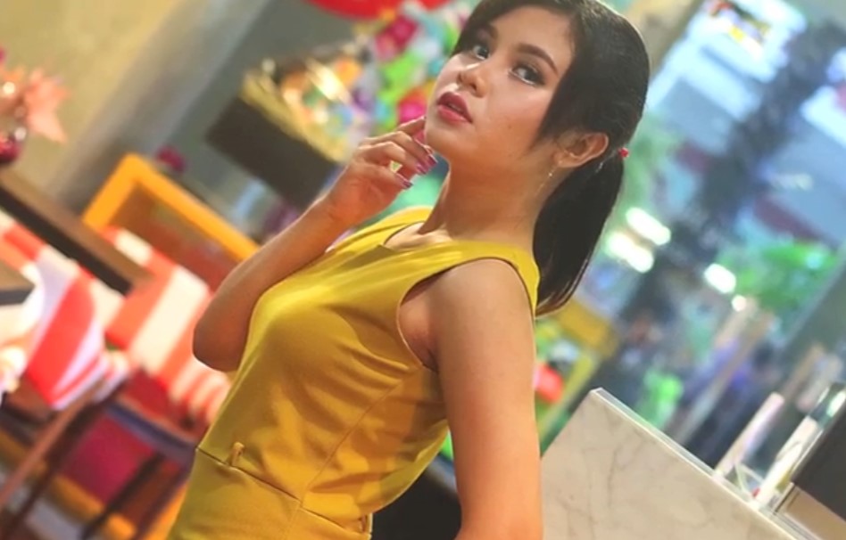 Adelia Faranisa Model Selebgram Yang Tertangkap CCTV Viral