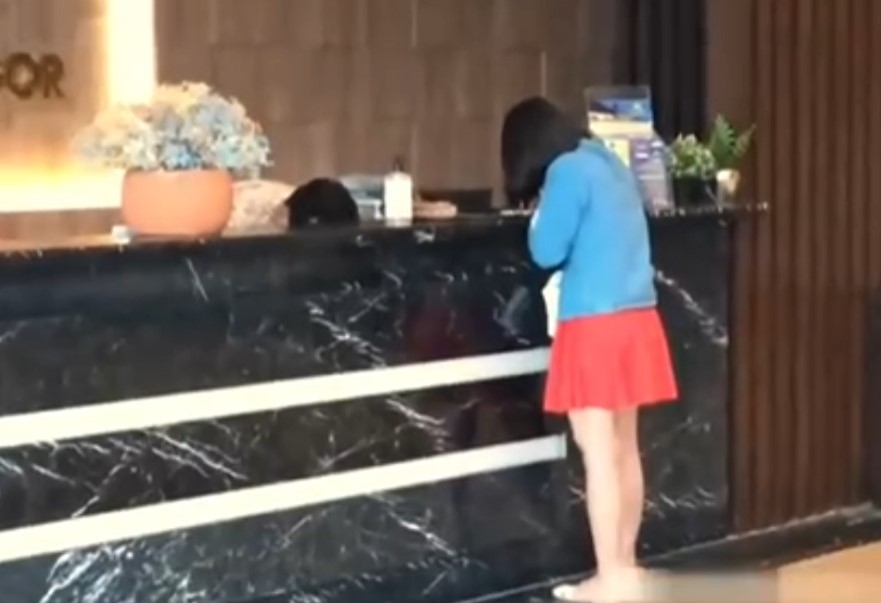 Keponakan Cantik Mahasiswi Abg Diajak Om Liburan Ke Bogor