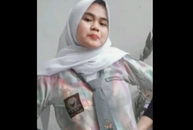 Video Viral 2025 Abg SMA Indo Merayakan Kelulusan Bareng Pacar Global Trending Top Indonesia New