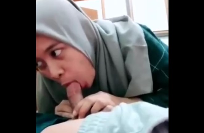Kakak Ipar Jilbab Ketagihan Otong Adik Suami