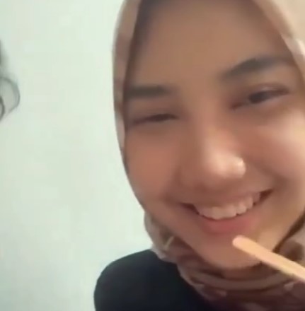 Mahasiswi Abg Cantik Jilbab Coklat Viral Di Tiktok Dan Telegram