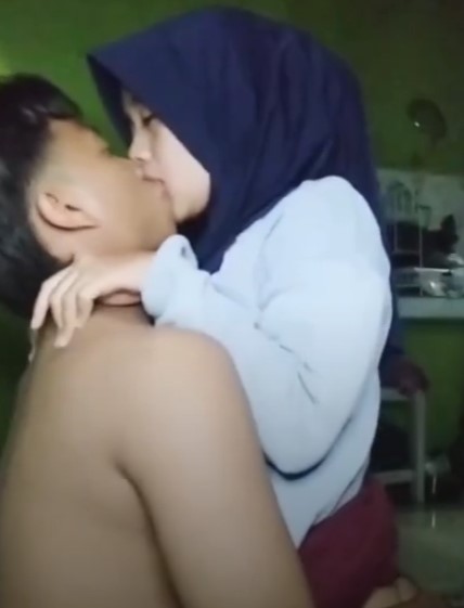Binor Abg Hijab Lugu Wiwik Di Dapur Akibat Kena Rayu Mantan Pacar Viral