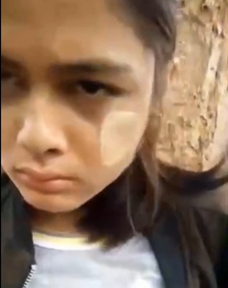 Gadis Desa Abg Cantik Cemberut Iclik Di Kebun Ampe Keluar Di Dalam Viral